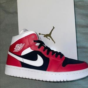 Jordan 1 Mid Gym Red Black